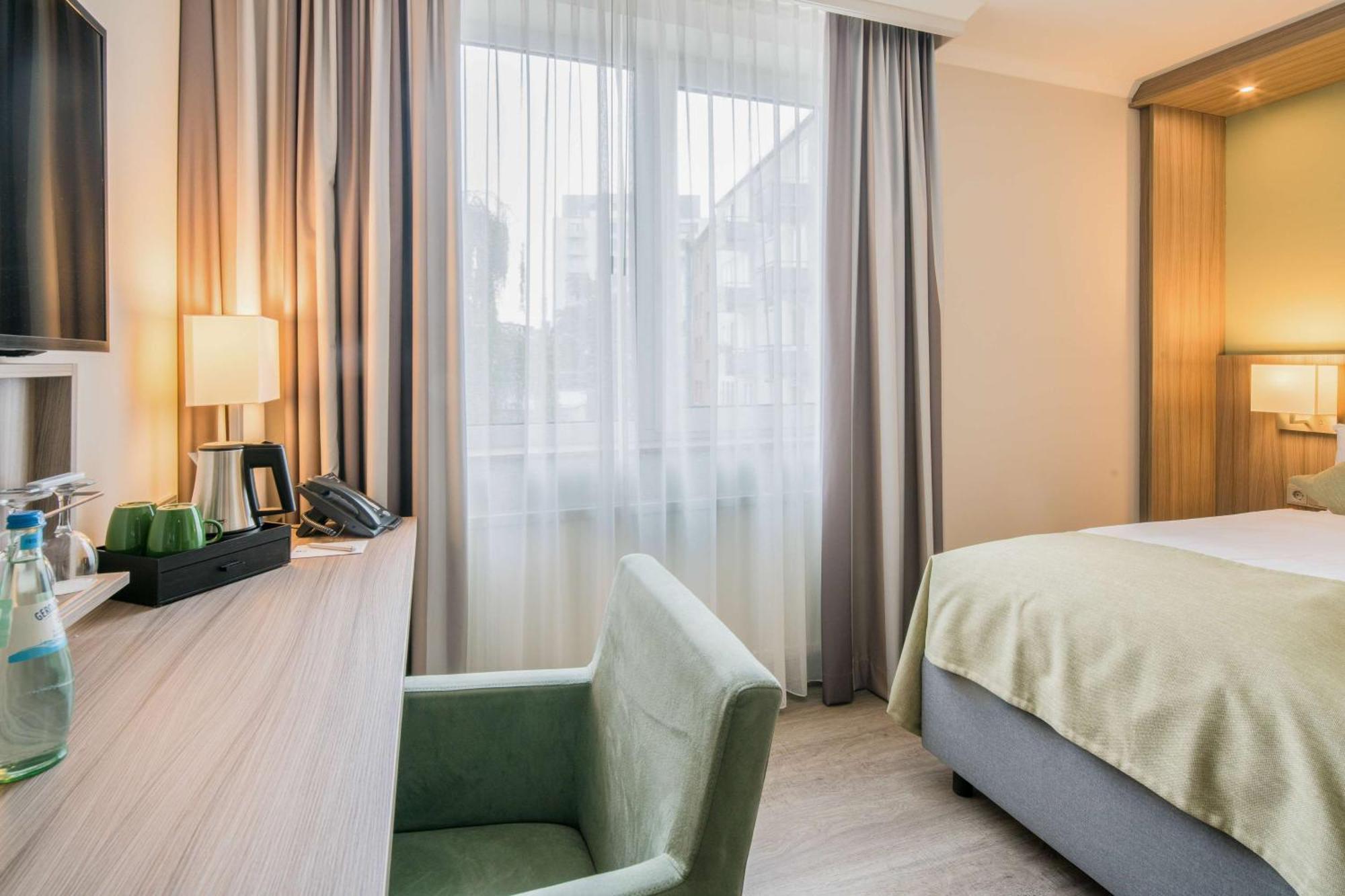 Western Regence Hotel